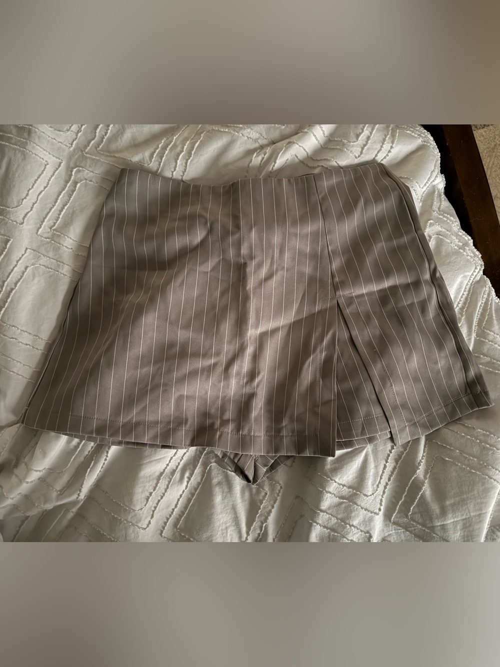Cider Taupe Pinstripe Women’s Shorts Skort - Sz L